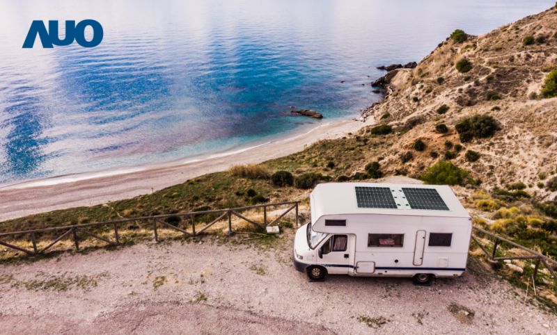 「可撓輕量化太陽光電板SunCurva」使用輕量特殊耐候型複合板取代傳統太陽能板的玻璃前板，不僅降低70%重量，每米平方僅3Kg；具有抗衝擊性能及通過電磁相容性測試，可應用於交通運輸工具，如露營車、遊艇等